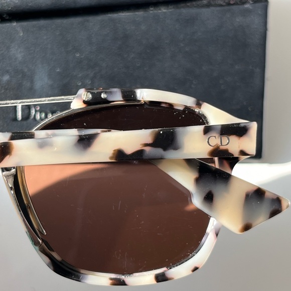 Cristian Dior Sunglasses - Picture 3 of 4